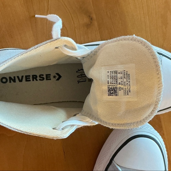Converse All Star High Tops Size 9, Worn Once, Like New - Picture 2 of 3